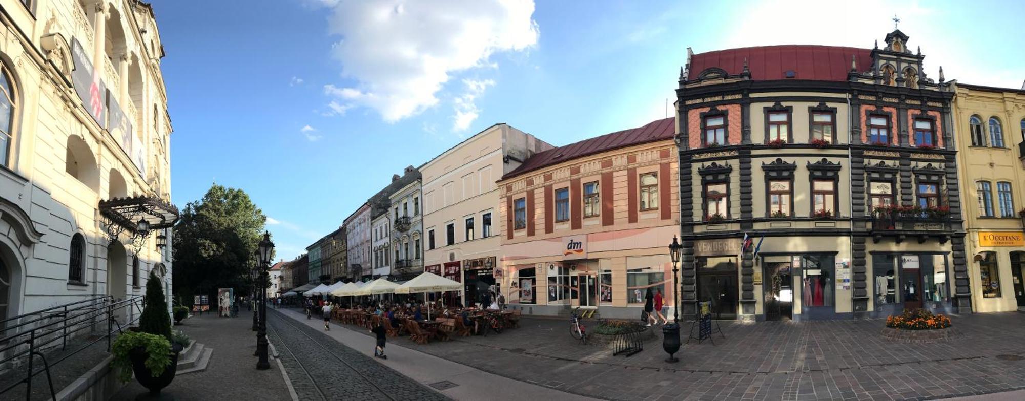 E1 Luxury Oldtown Apt - 2X Parking, Foodstore, Pcscreen, Netflix, Unlimited Music, Crib, Babychair, Fastwifi, Aircon Košice Εξωτερικό φωτογραφία